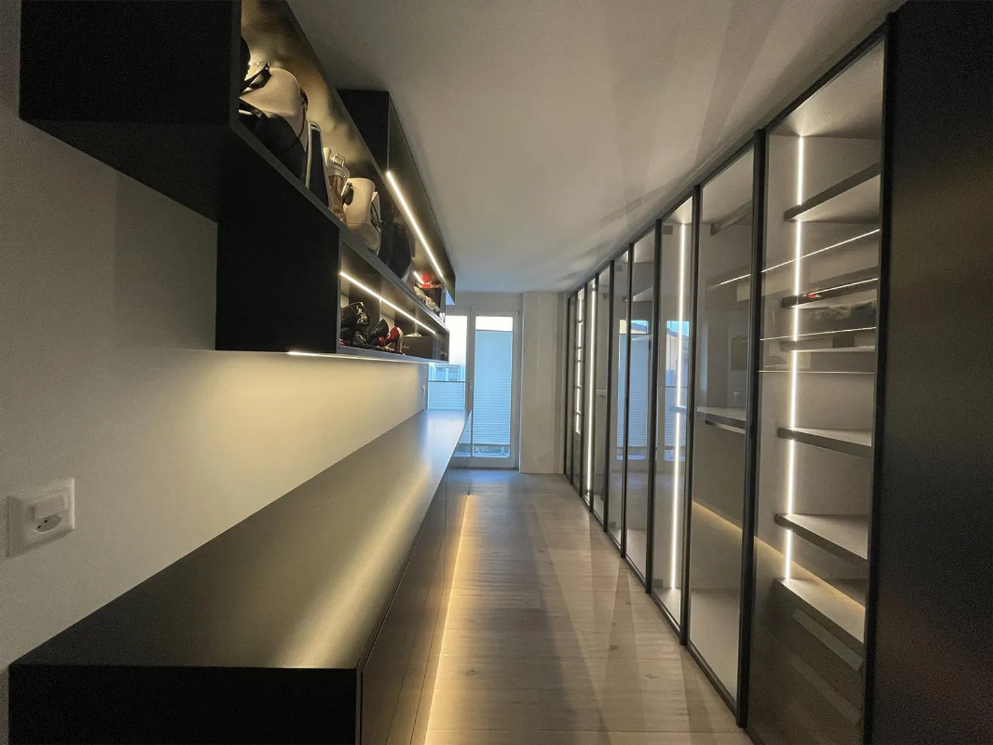 Edificio residenziale con vista sul lago, sulla città e sulle montagne a Dattenberg - Foto 7 di 12