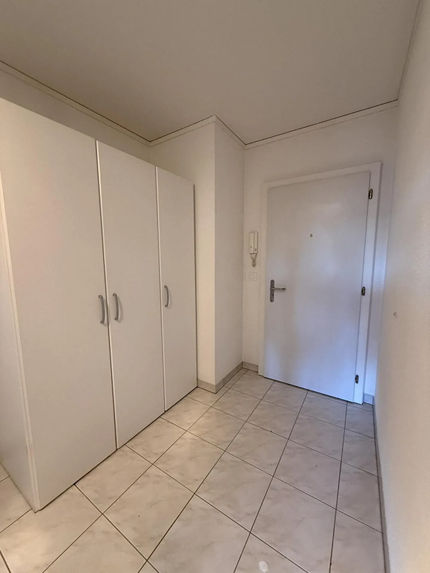 Great 3.5-room apartment with balcony + private parking space in Bern-Wittigkofen - Photo 3 of 15