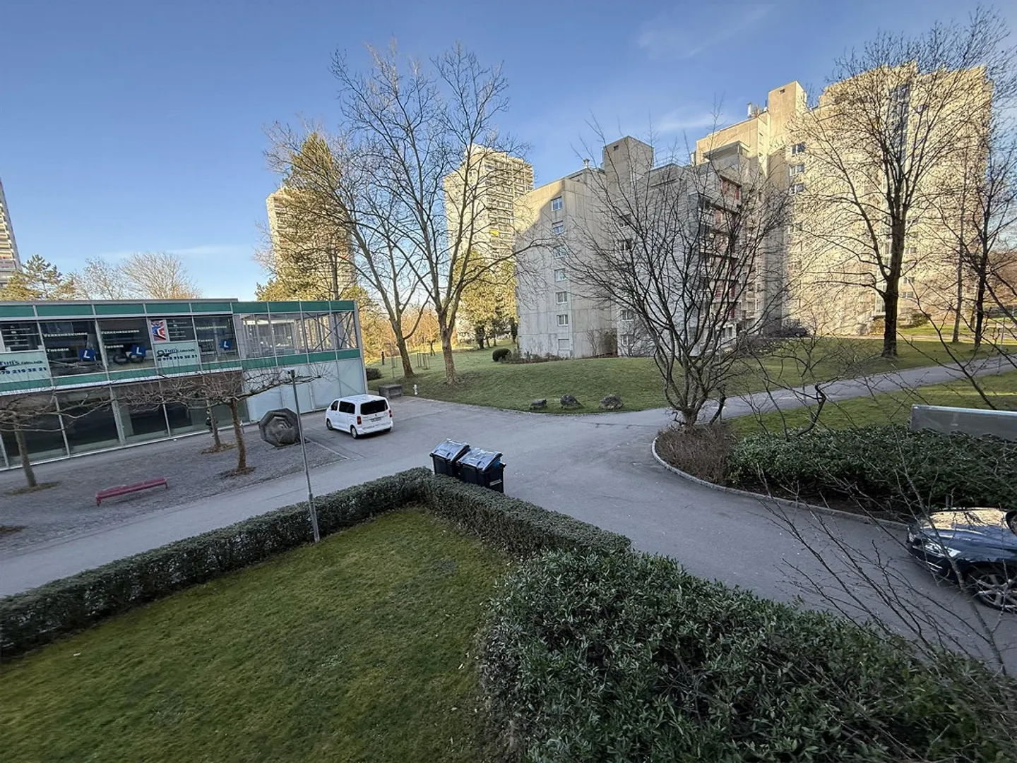 Great 3.5-room apartment with balcony + private parking space in Bern-Wittigkofen - Photo 1 of 15