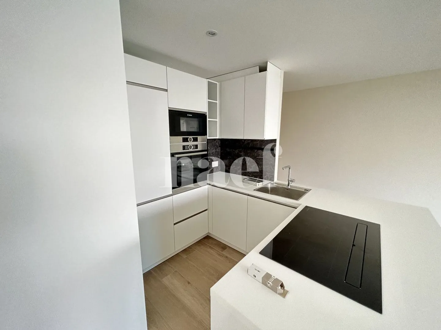 3.5 Room Apartment - Photo 2 of 10