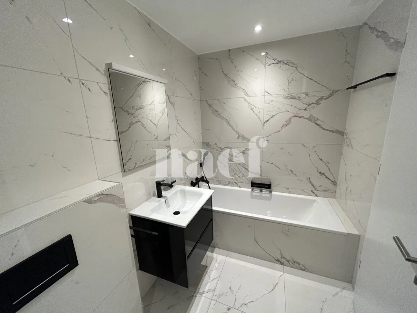 3.5 Room Apartment - Photo 9 of 10