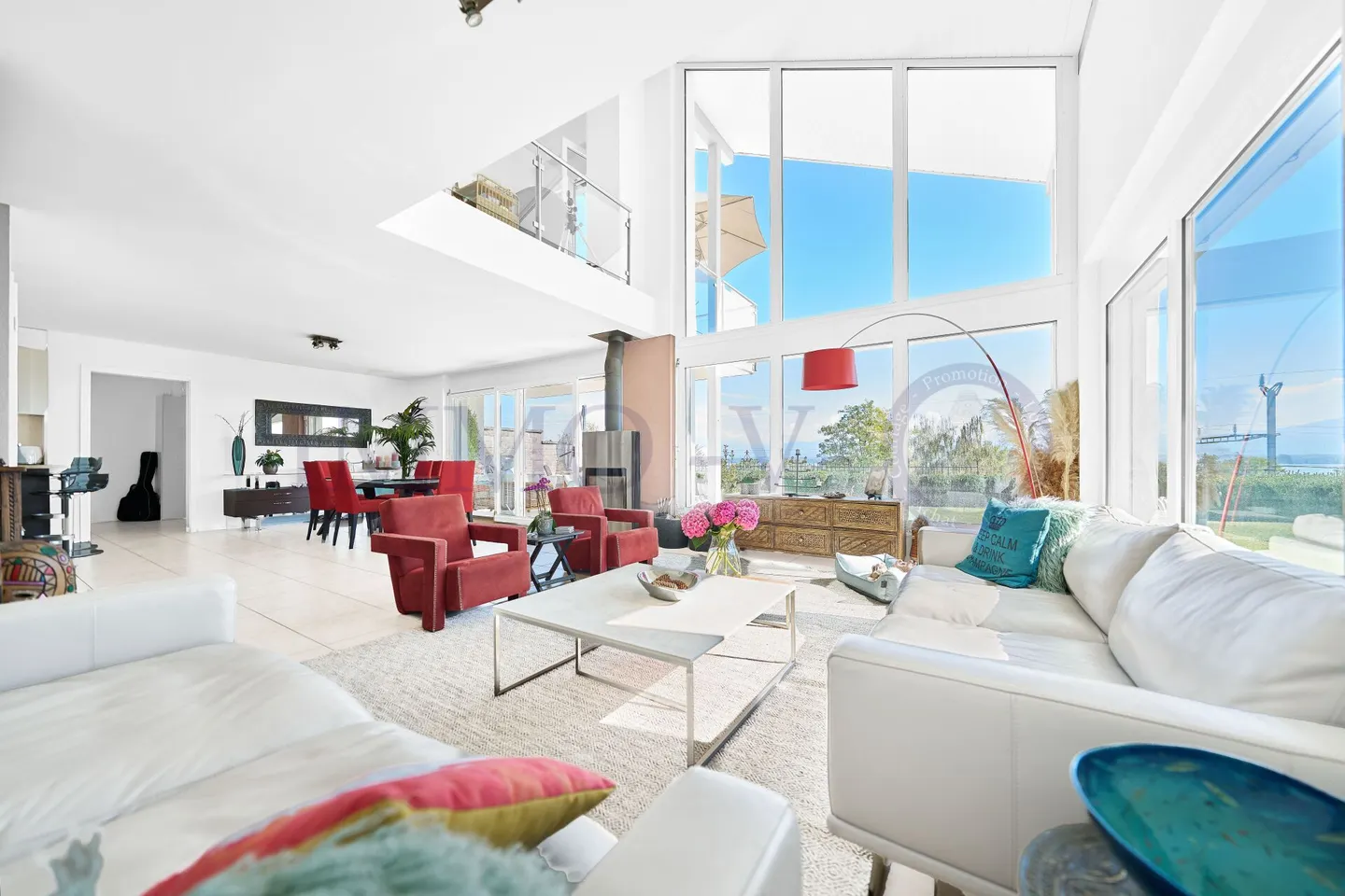 LUXURY STANDING WITH LARGE GARDEN AND LAKE VIEW - Photo 4 of 18