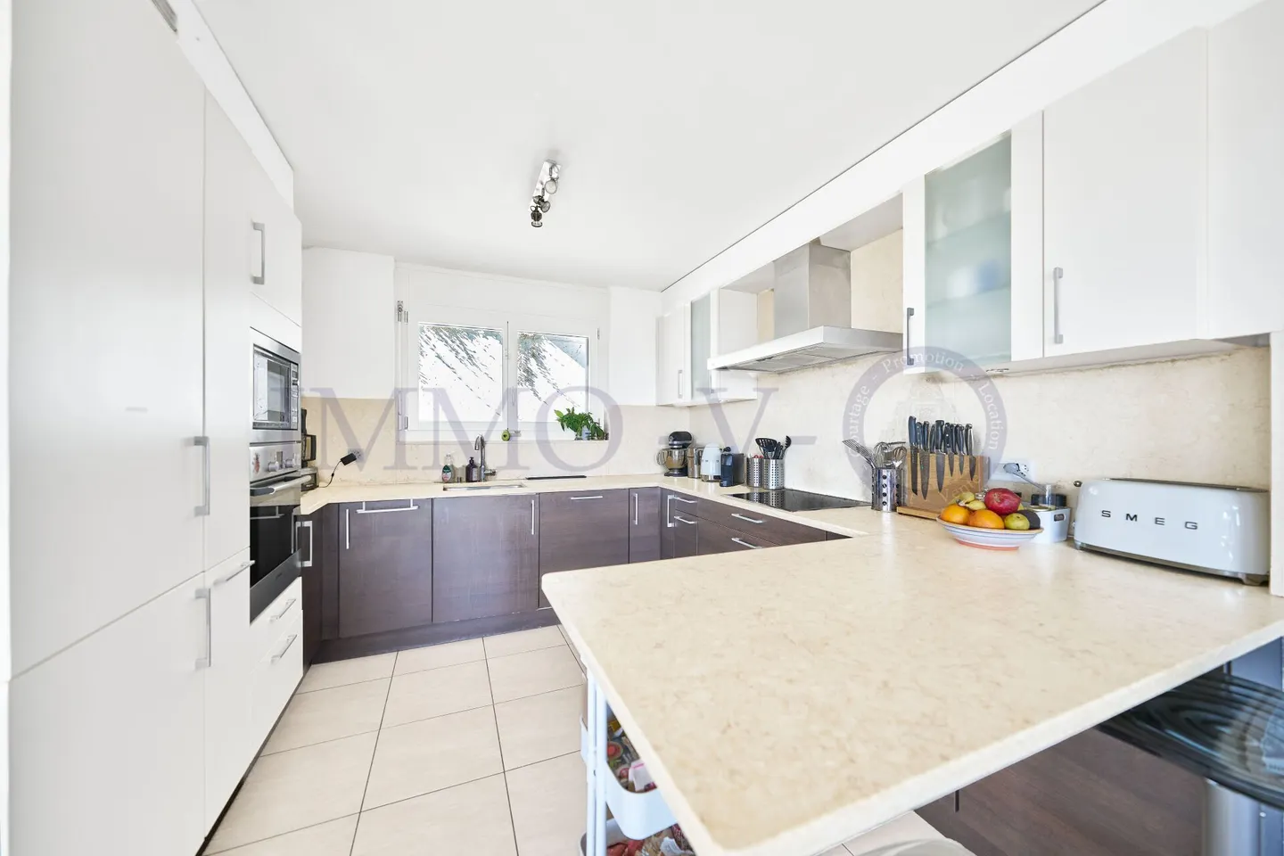 LUXURY STANDING WITH LARGE GARDEN AND LAKE VIEW - Photo 6 of 18