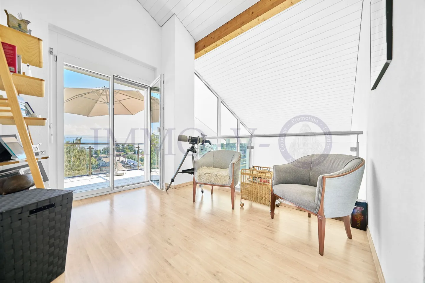 LUXURY STANDING WITH LARGE GARDEN AND LAKE VIEW - Photo 8 of 18