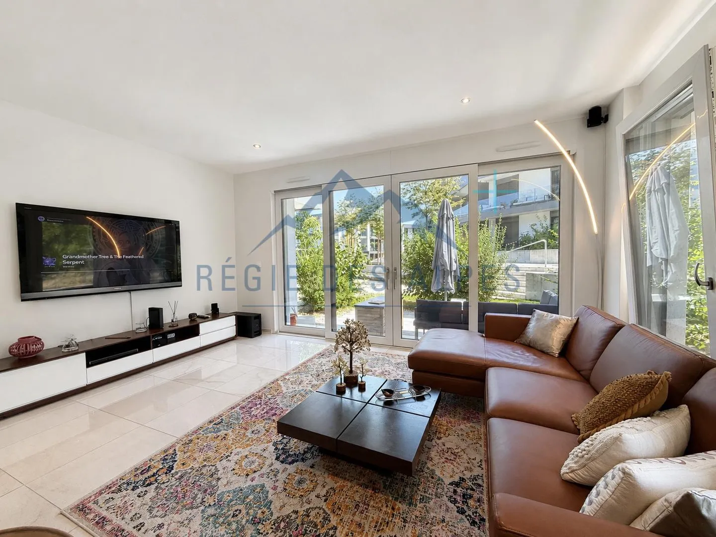 Stunning 4-room furnished apartment on garden level - High-end residence - Photo 1 of 5