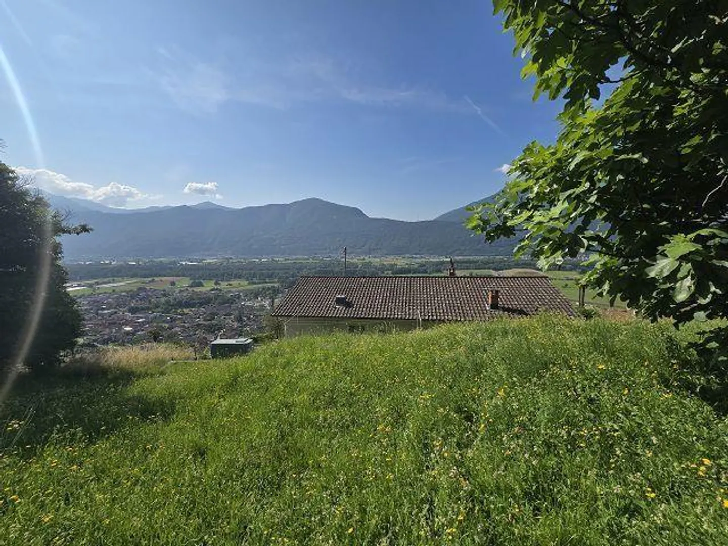 Terreno edificabile R2 di 1377 m2 molto soleggiata, tranquilla, bel... - Foto 9 di 14