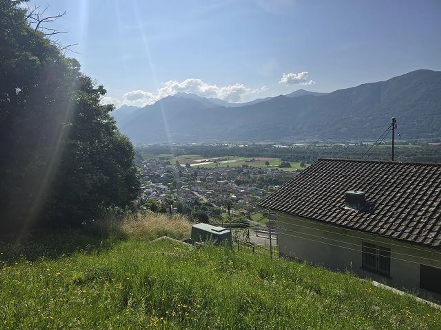 Terreno edificabile R2 di 1377 m2 molto soleggiata, tranquilla, bel... - Foto 10 di 14