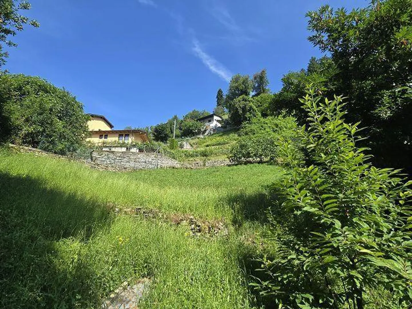 Terreno edificabile R2 di 1377 m2 molto soleggiata, tranquilla, bel... - Foto 4 di 14