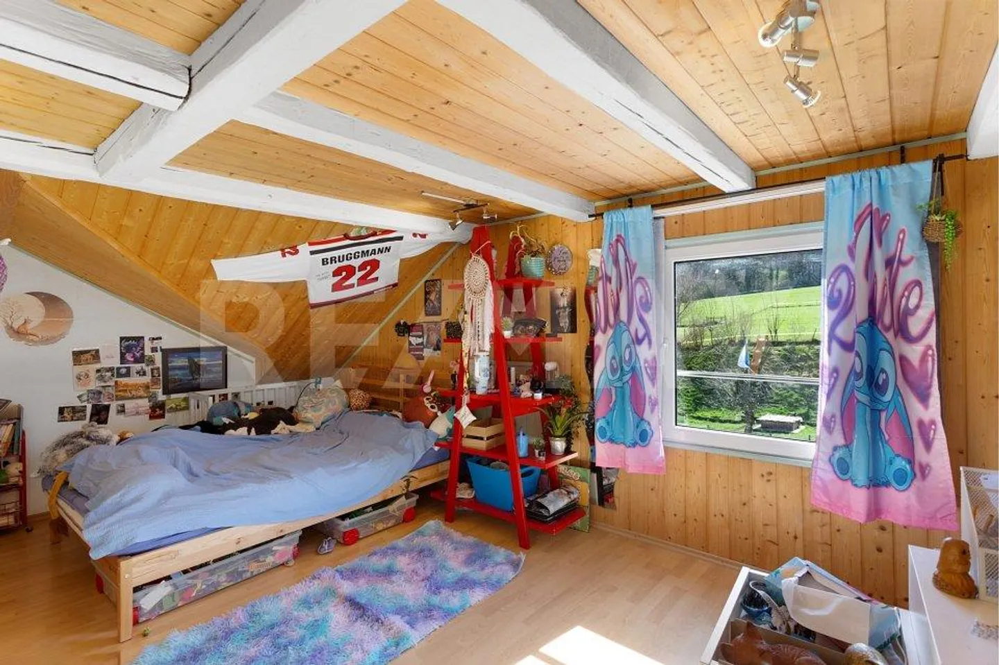 Maison jumelée de 9 pièces avec beaucoup de potentiel, beau jardin à un prix imbattable ! - Photo 10 sur 10