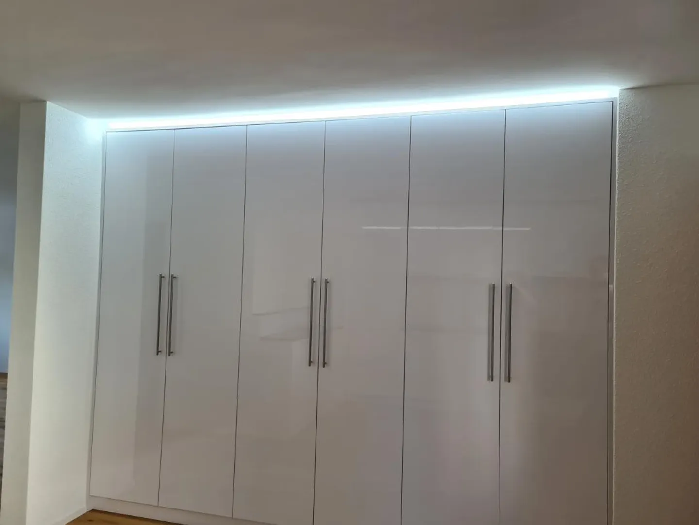 Condominium moderne neuf de 2,5 pièces à louer - Photo 2 sur 14