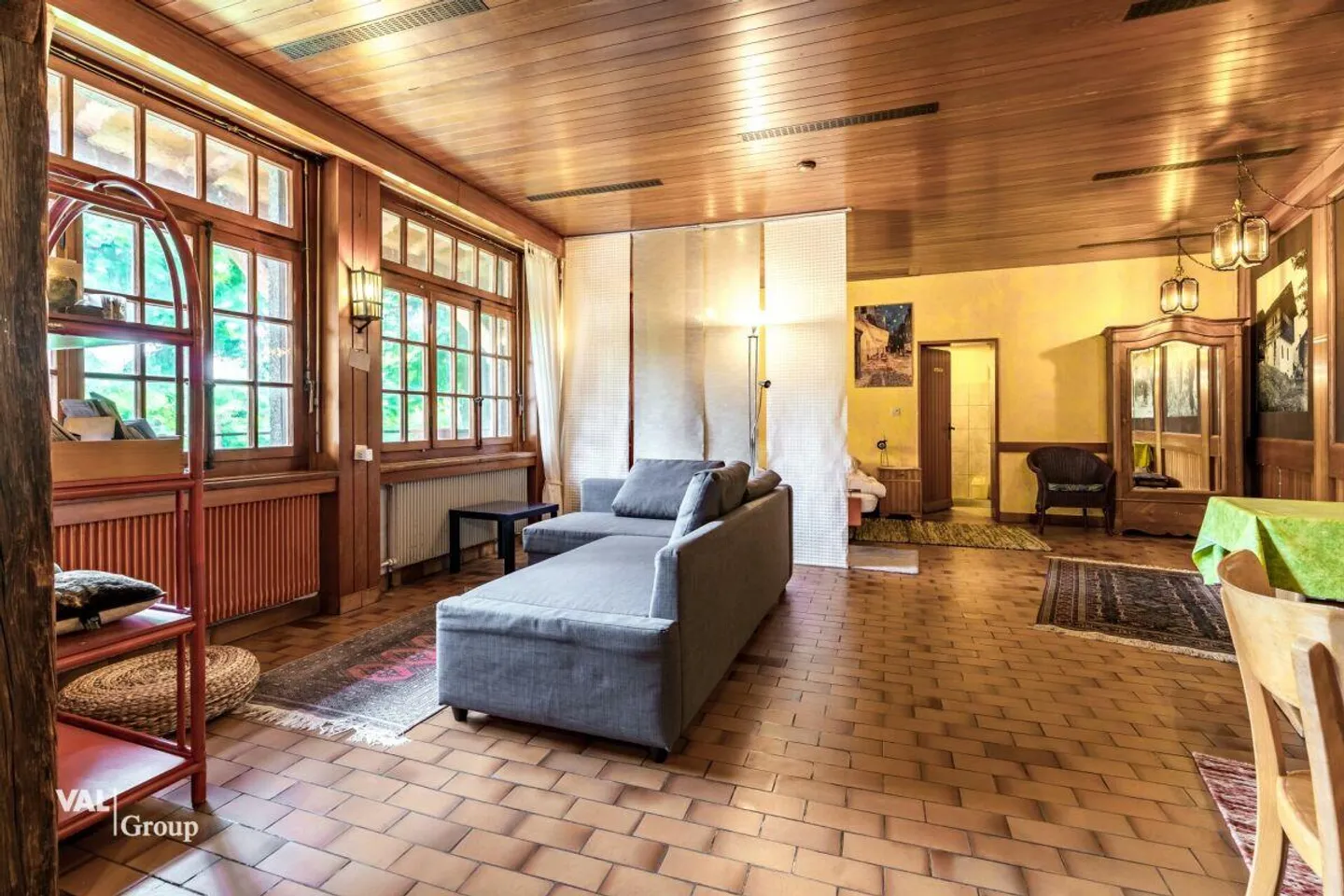 A Unique Ensemble with Potential - Living, Renting, Designing - Photo 4 of 30