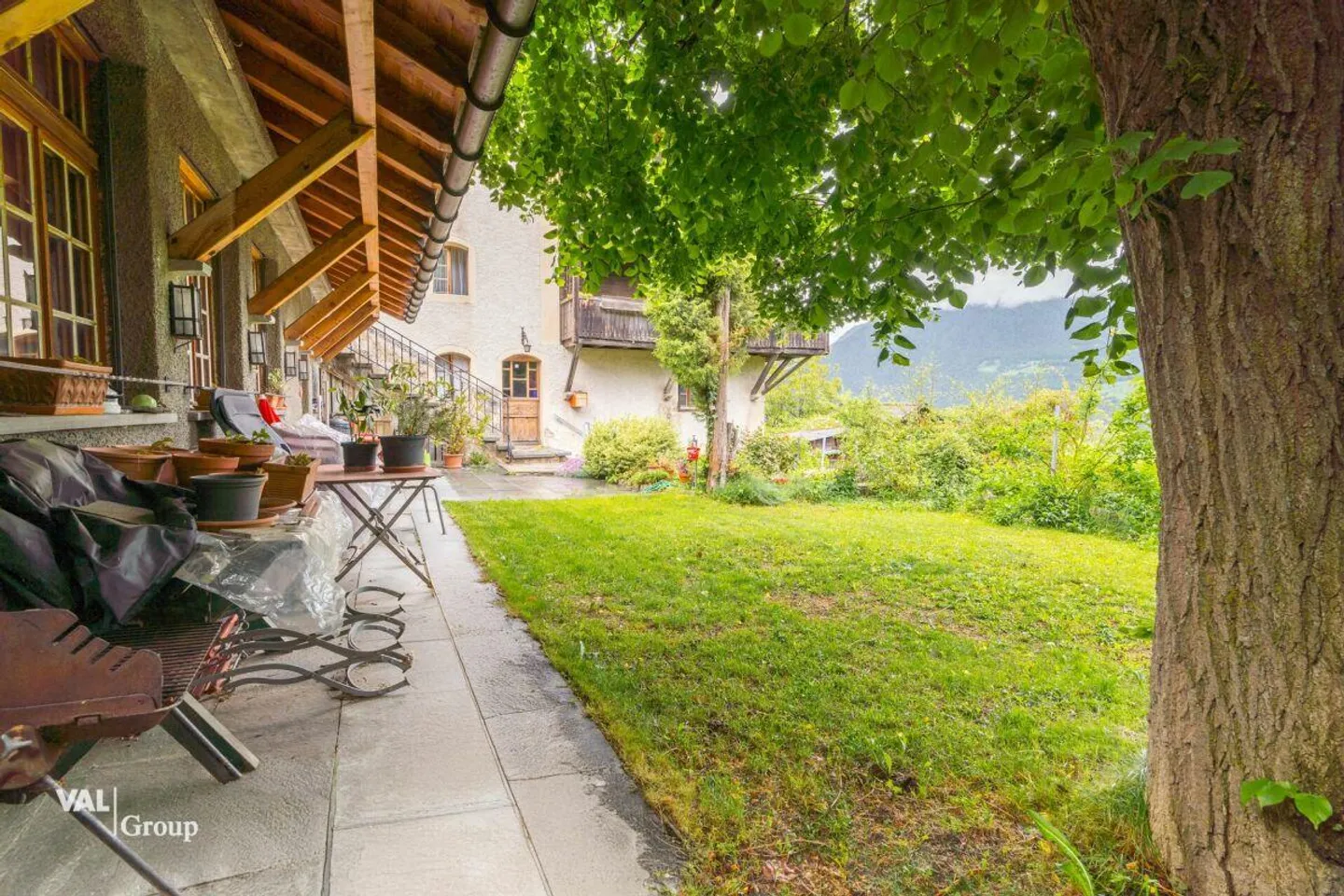 A Unique Ensemble with Potential - Living, Renting, Designing - Photo 13 of 30