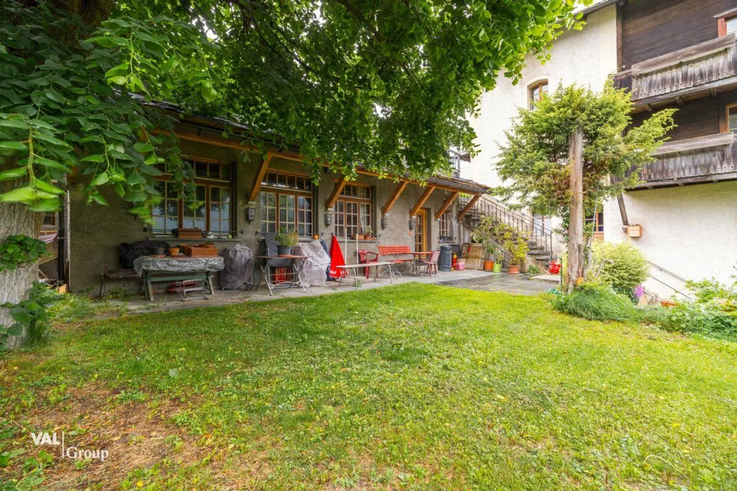 A Unique Ensemble with Potential - Living, Renting, Designing - Photo 14 of 30