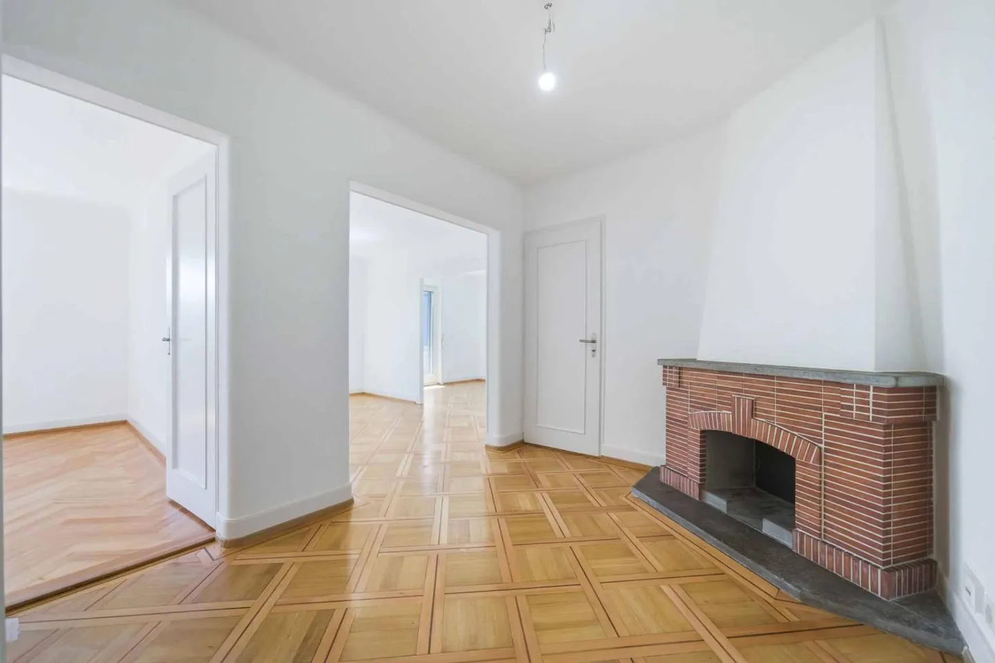 Geräumige 2,5 Zimmer mit Blick auf den See - Foto 1 von 6