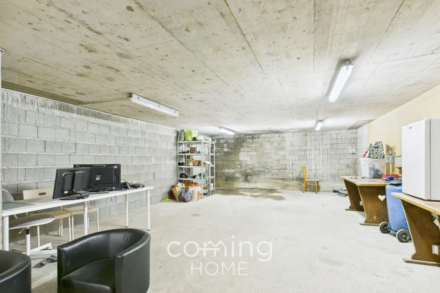 Maison multifamiliale attrayante avec grand espace commercial et trois appartements modernisés à Turtmann - Photo 18 sur 23