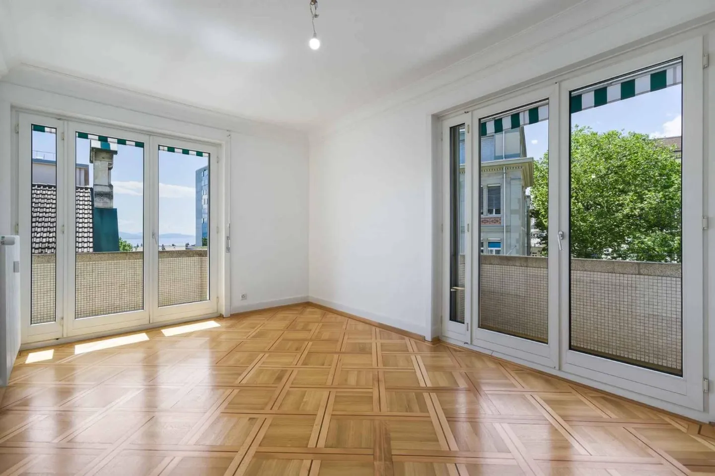 Geräumige 2,5 Zimmer mit Blick auf den See - Foto 3 von 6