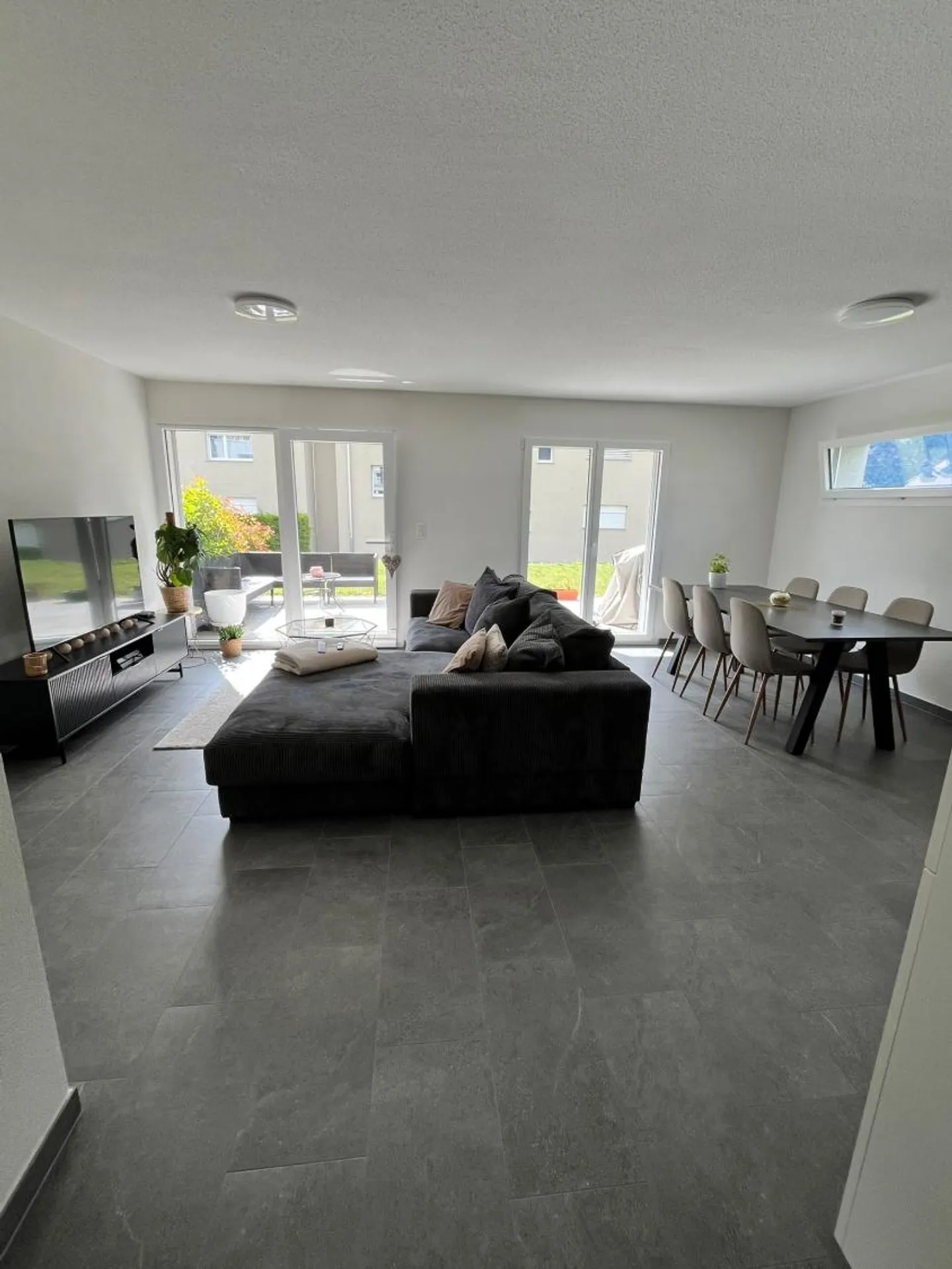 3.5 Room Apartment - Photo 1 of 8
