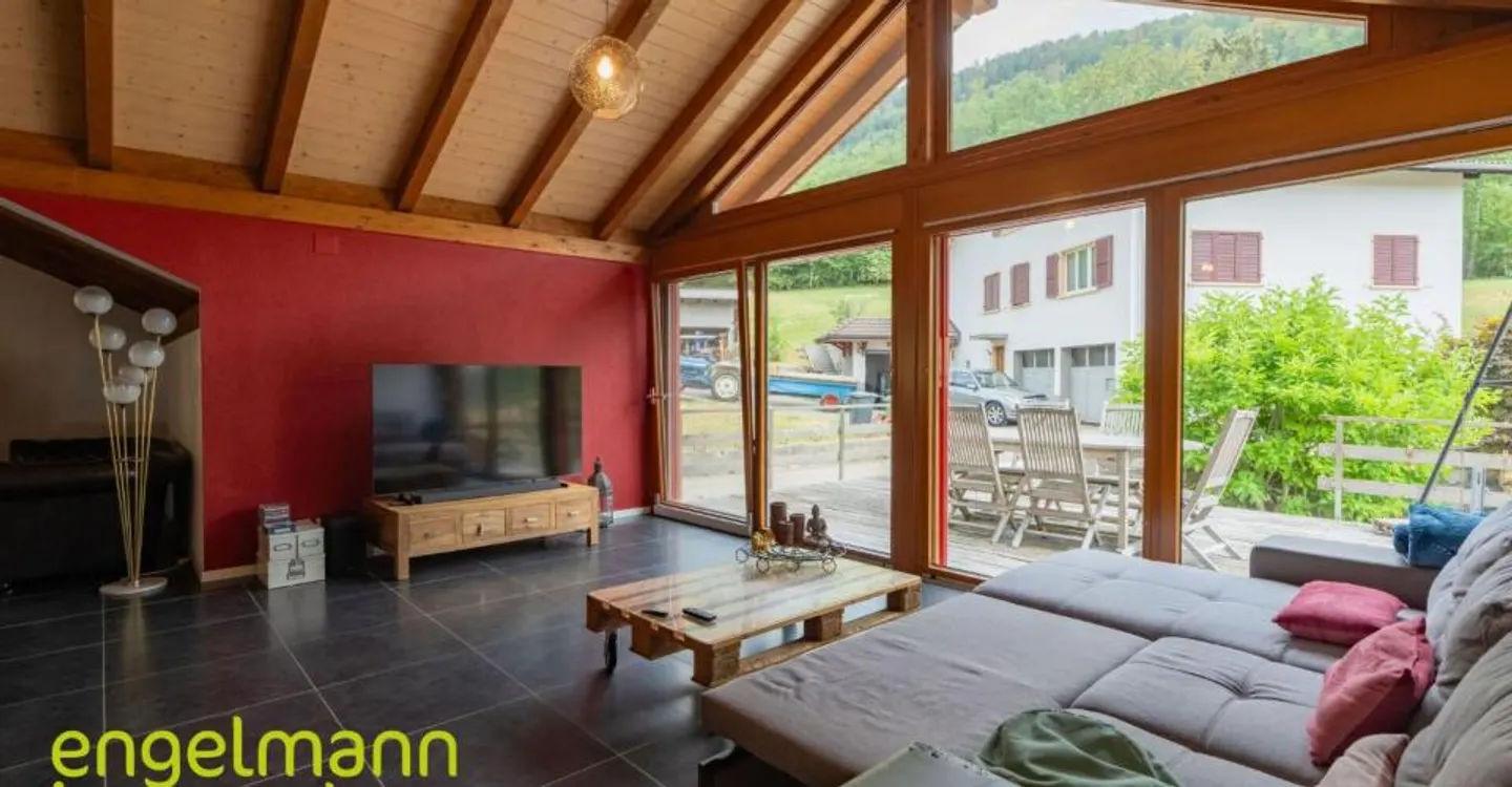 House with 2 apartments - Photo 4 of 12