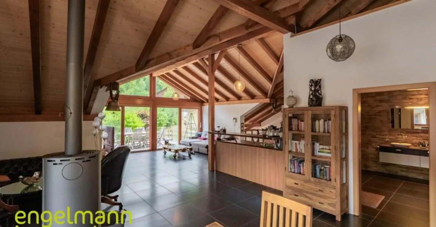 House with 2 apartments - Photo 5 of 12