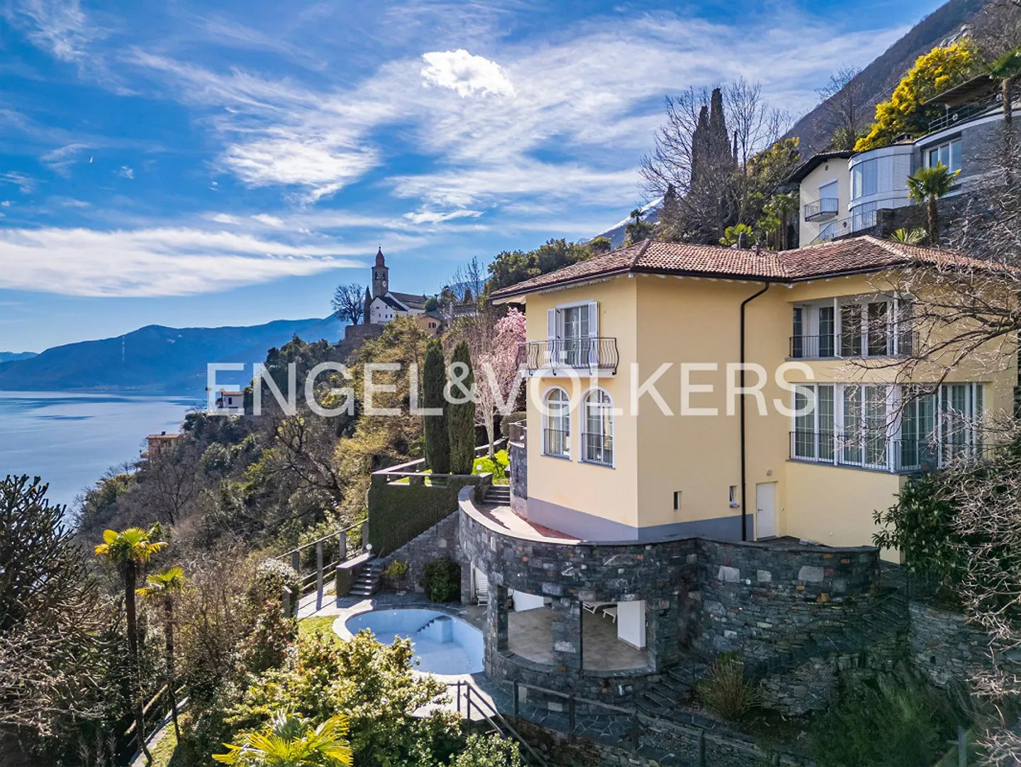 Stilvolle Villa mit Seeblick - Foto 2 von 24