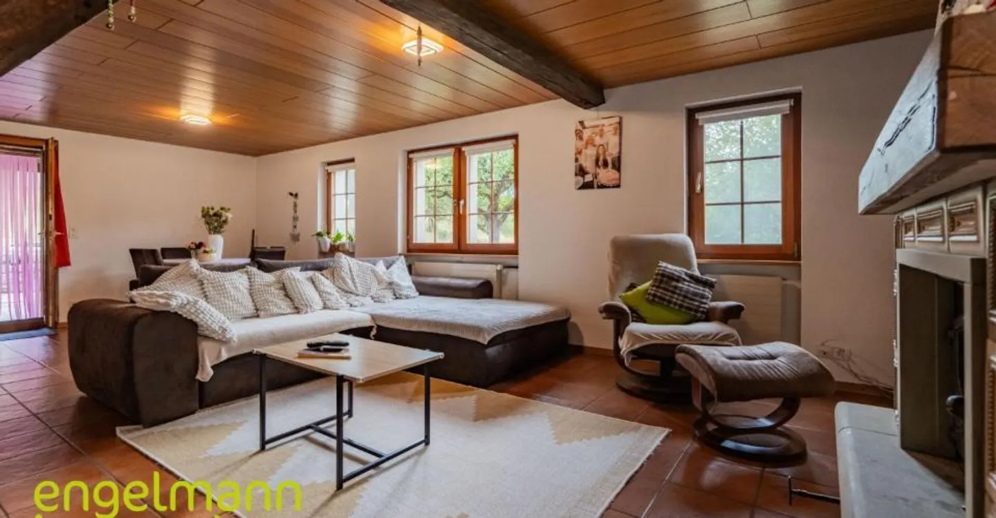 House with 2 apartments - Photo 9 of 12