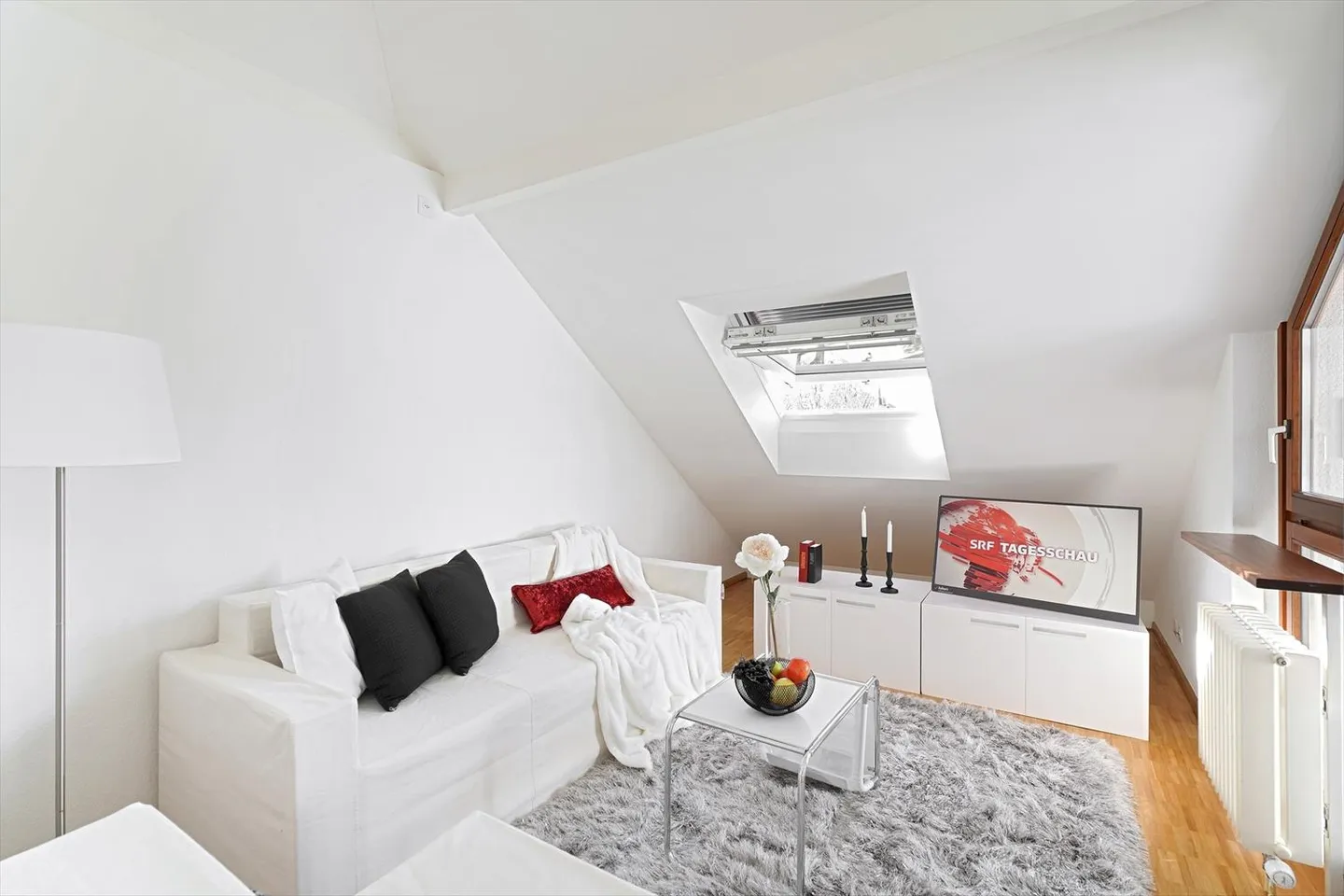 Charming Maisonette Apartment with Lots of Character - Baselmattweg 142a - Photo 3 of 12