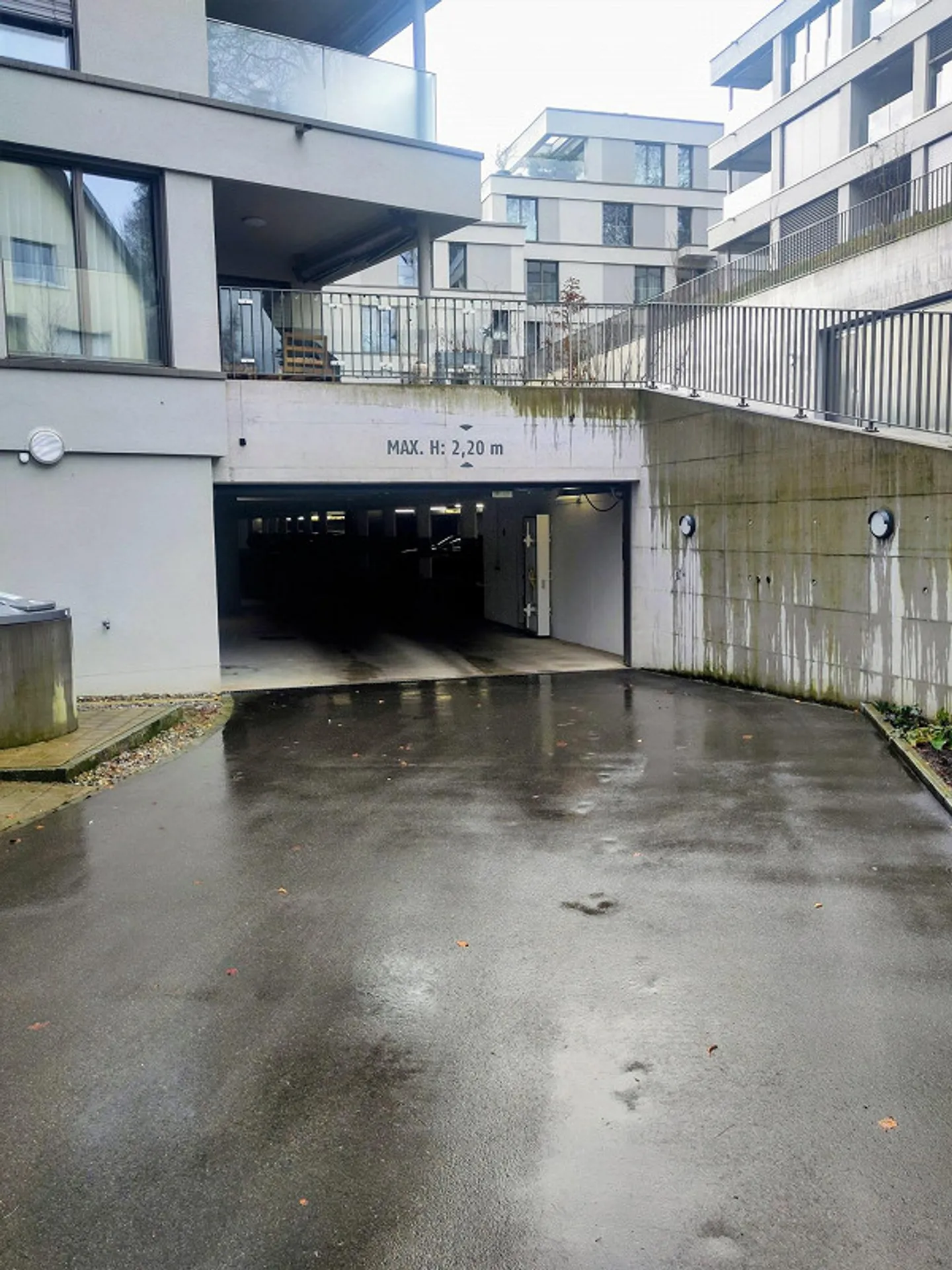 Posto auto in garage sotterraneo vicino alla stazione ferroviaria - Foto 1 di 3