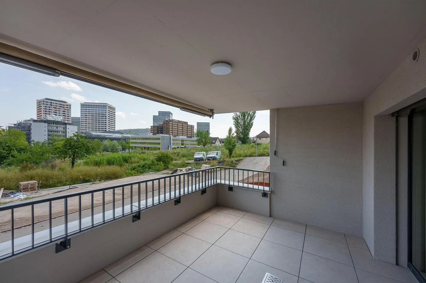 Modern living in Zurich-Seebach - bright 3.5-room apartment with balcony - Photo 7 of 9