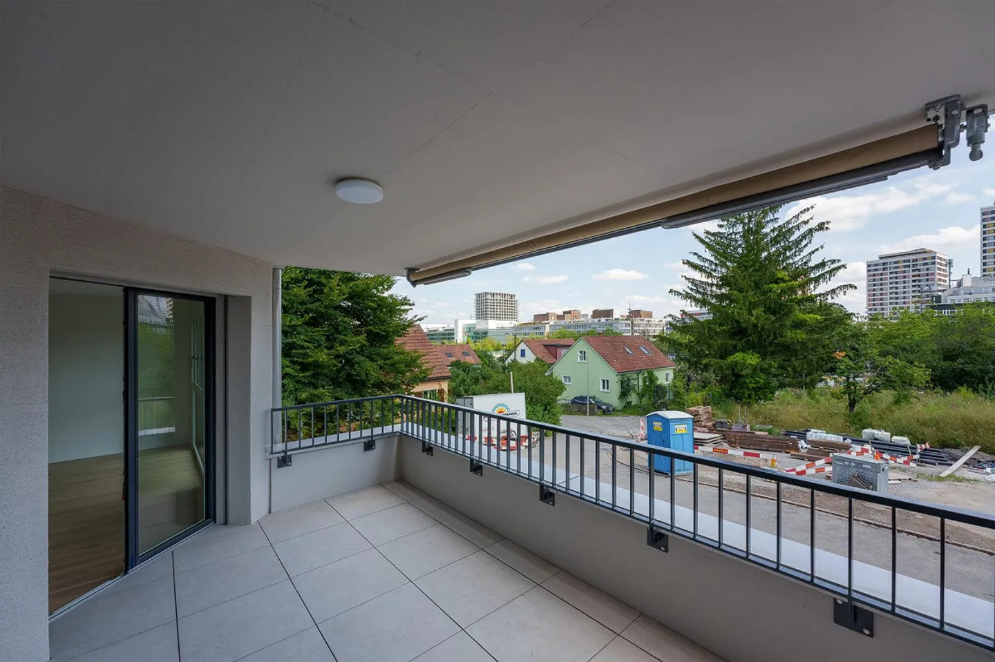 Modern living in Zurich-Seebach - bright 3.5-room apartment with balcony - Photo 8 of 9