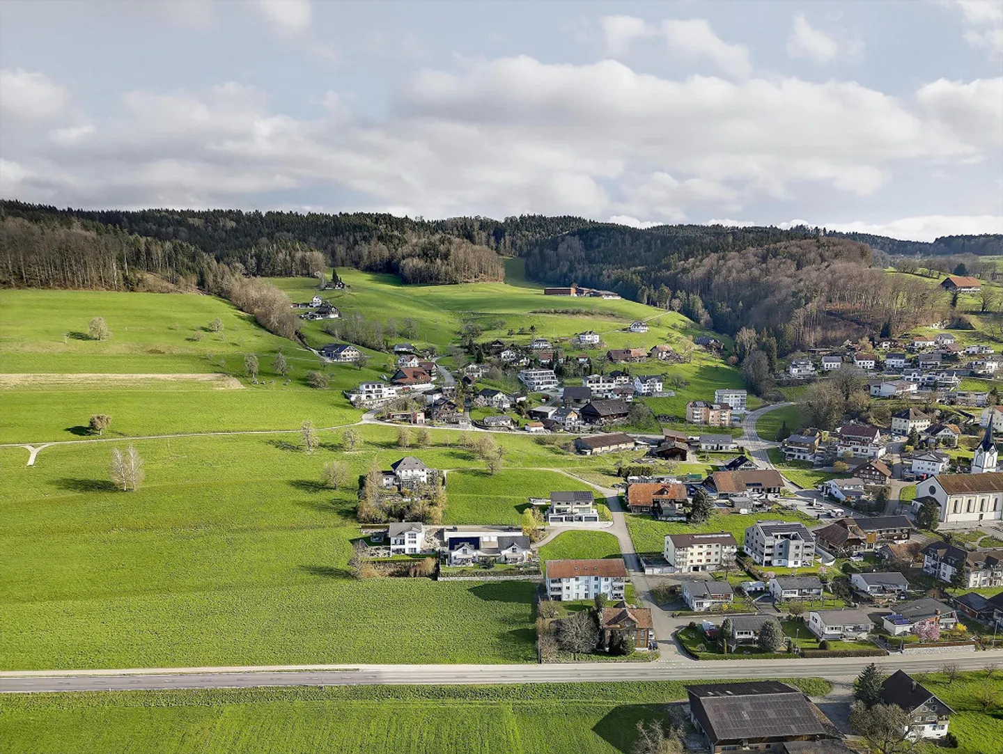 Terrain à bâtir sur l'axe principal de développement de Lucerne - Photo 1 sur 4