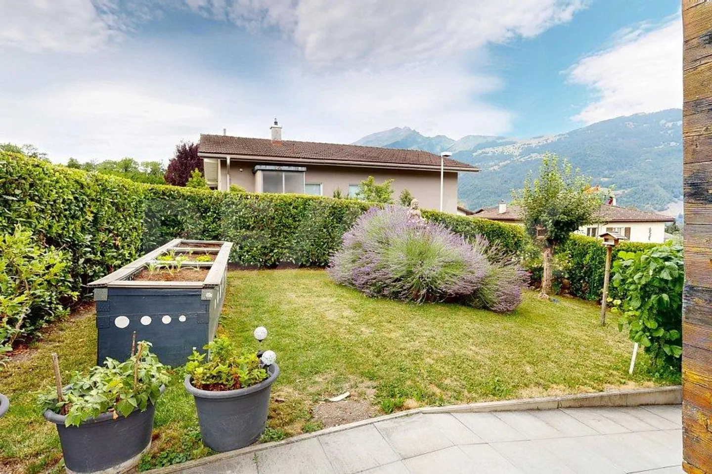 House Sonnenblick on the edge of the village of Igis - Photo 6 of 11