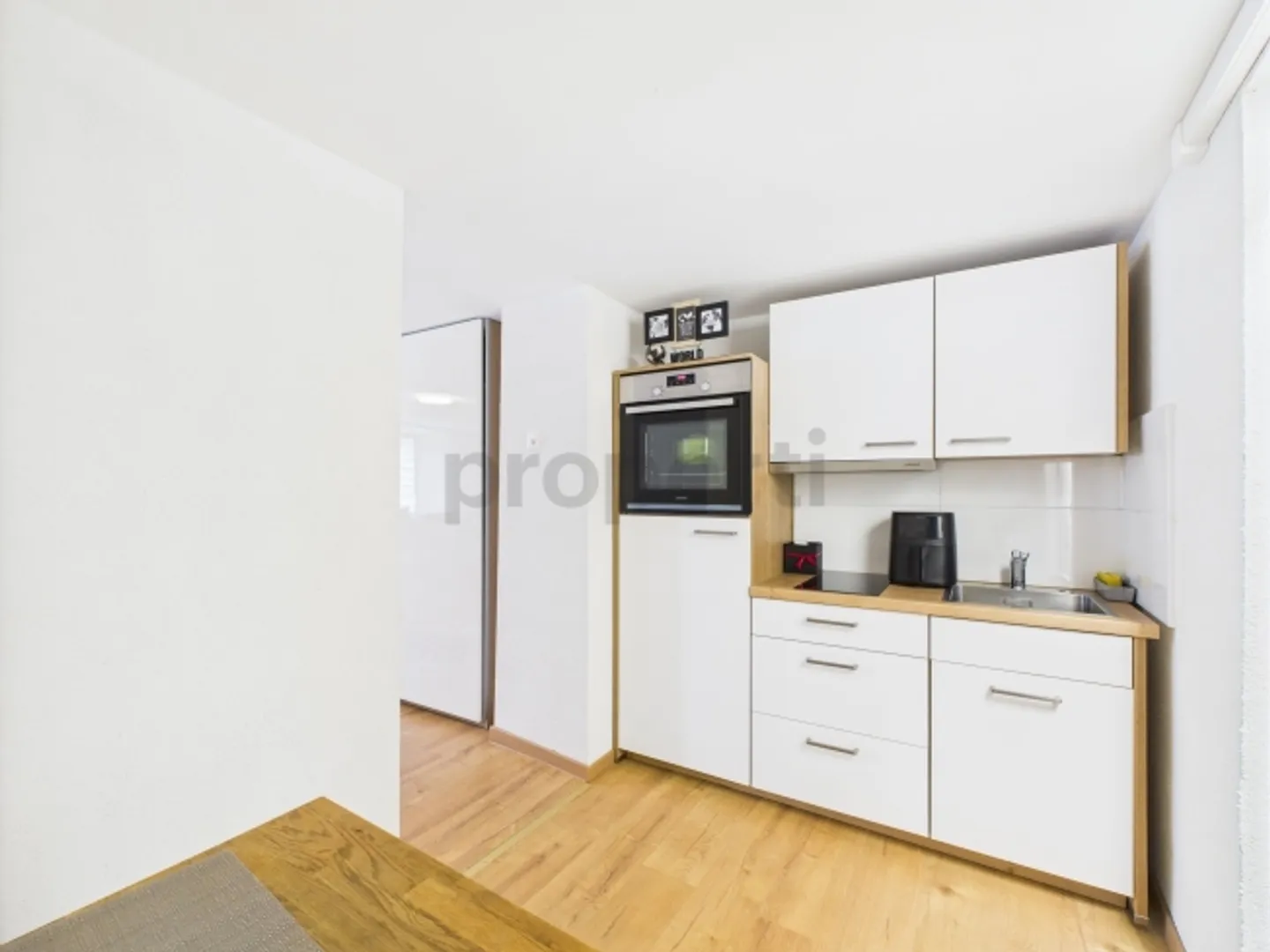 Grosszügiges Eck-Reihenhaus mit Studio, sonnigem Balkon und Bergsicht - Foto 8 von 12