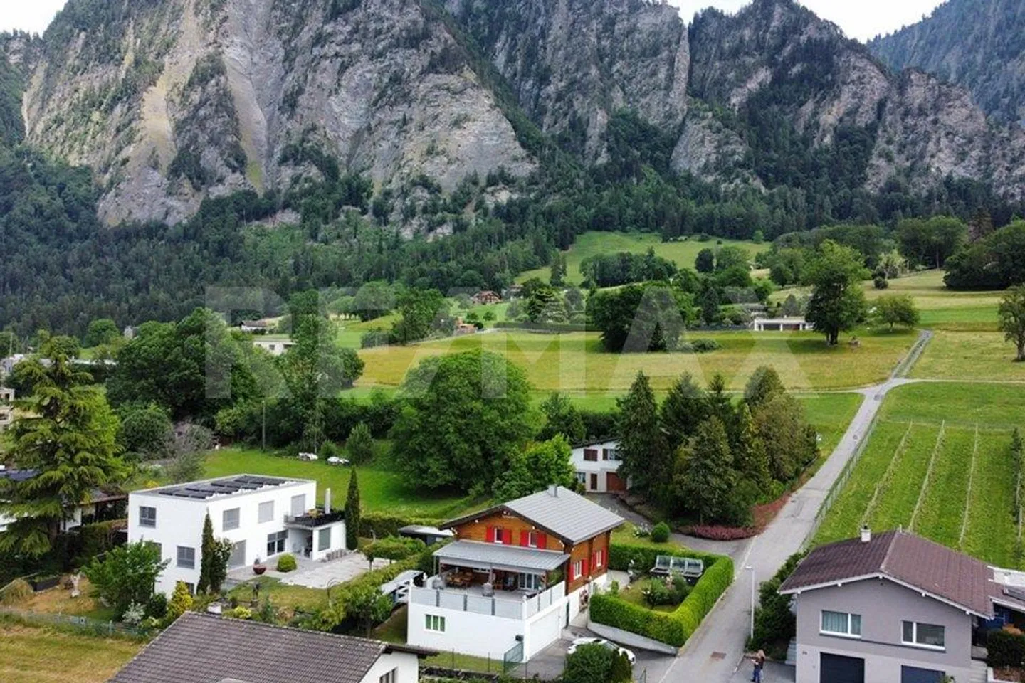 House Sonnenblick on the edge of the village of Igis - Photo 11 of 11