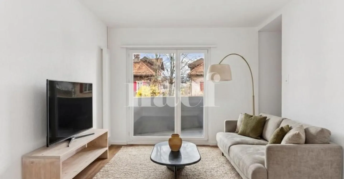 Bel appartamento di 2 stanze completamente ristrutturato con balcone al piano terra - Foto 1 di 7