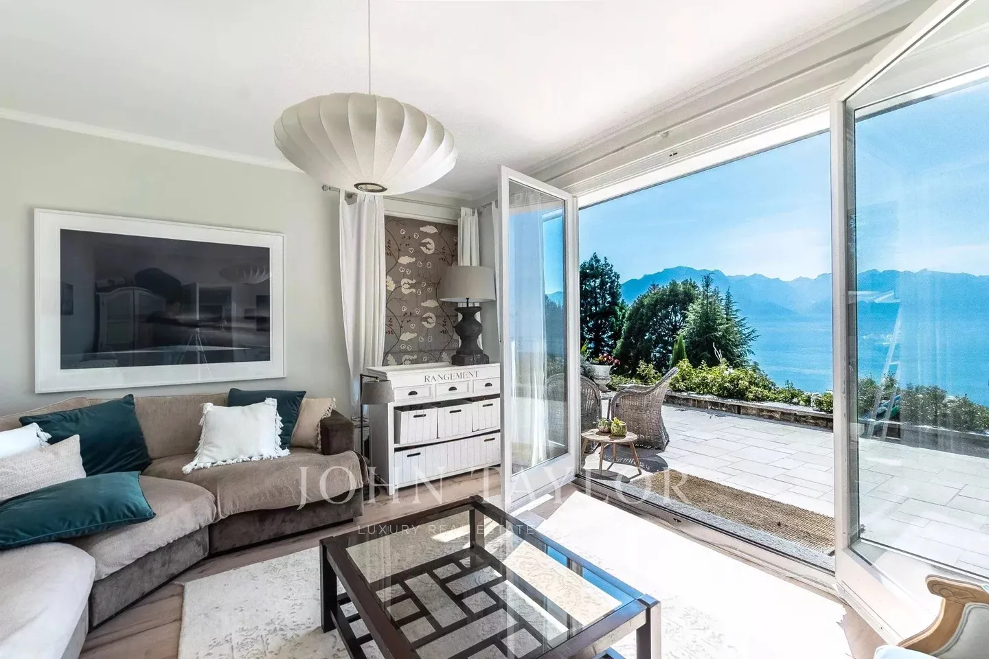 Stupenda Villa con Vista Lago - Foto 10 di 15