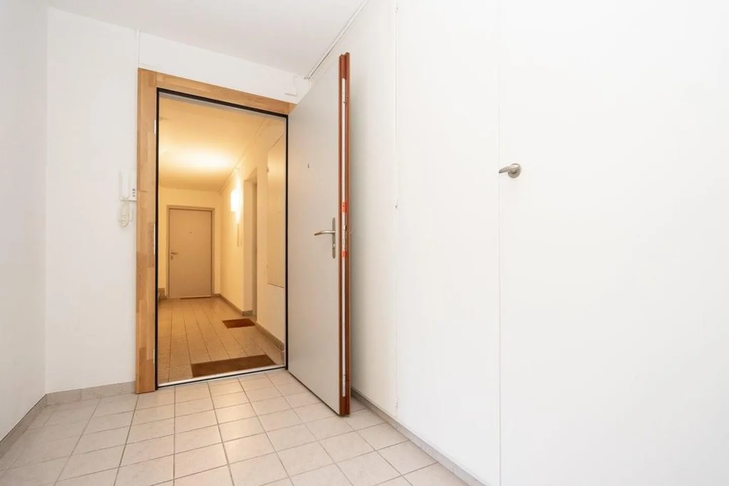 Appartement spacieux de 4,5 pièces à Soleure avec balcon - Photo 2 sur 8