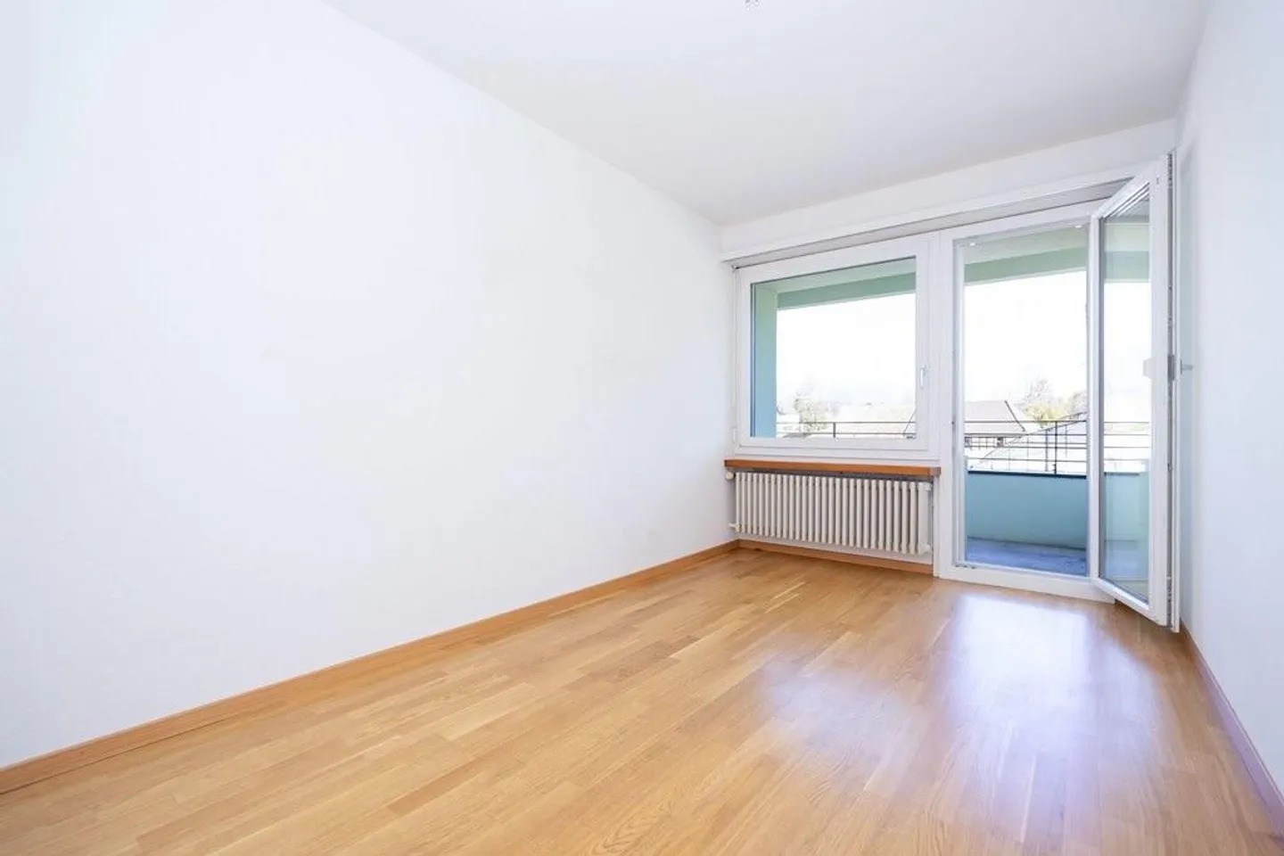 Appartement spacieux de 4,5 pièces à Soleure avec balcon - Photo 3 sur 8