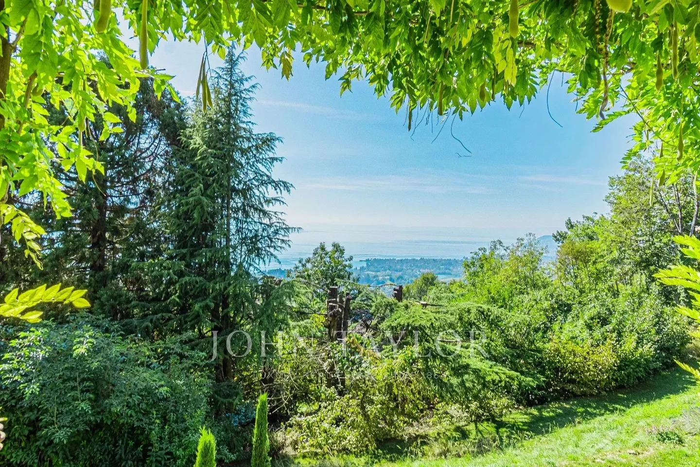 Stupenda Villa con Vista Lago - Foto 14 di 15