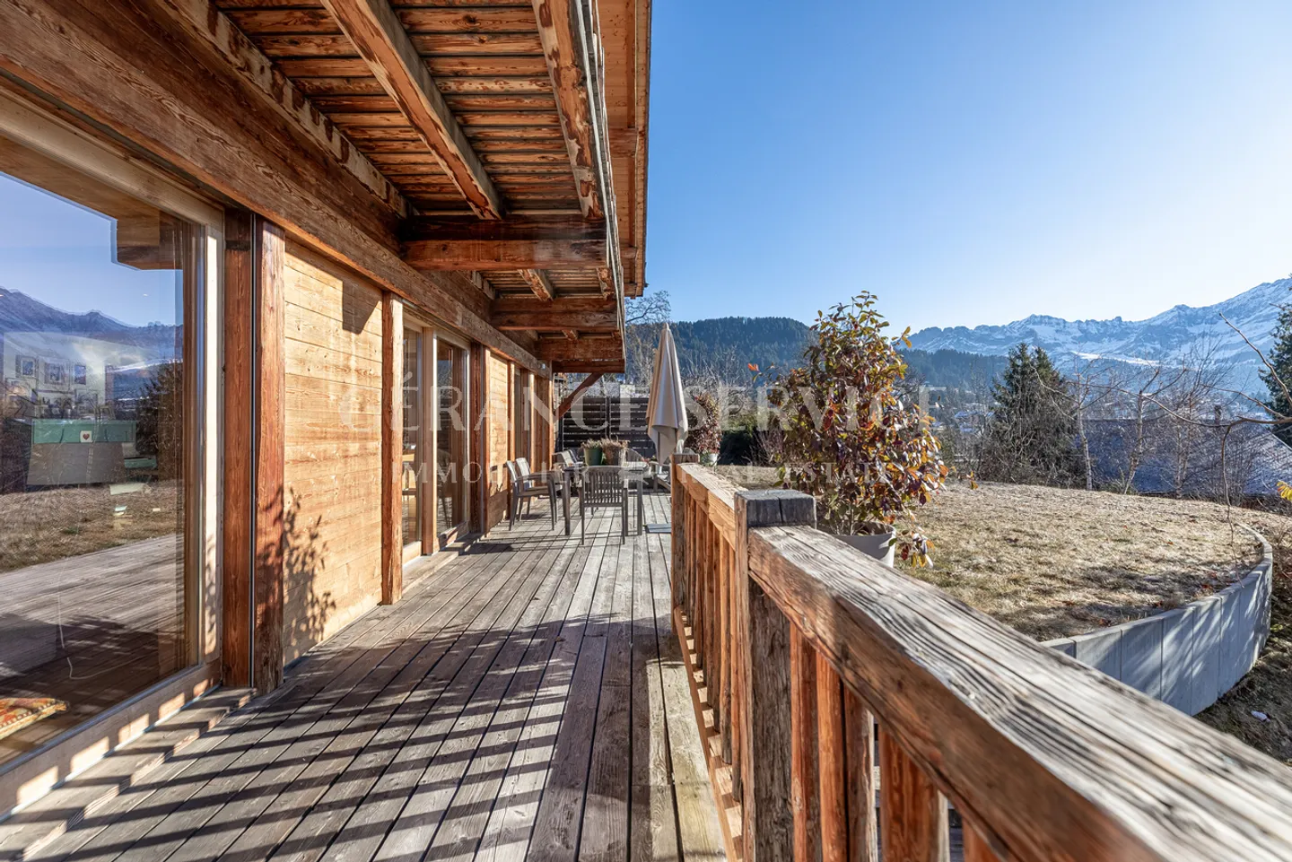 Charming Spacious Chalet - Photo 10 of 25