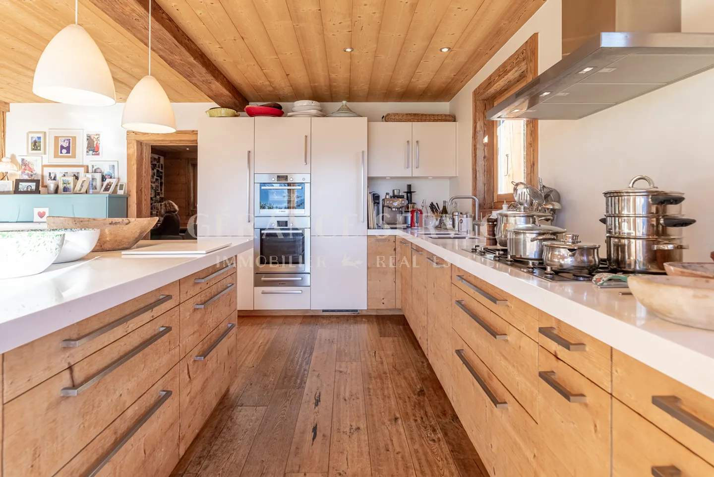 Charming Spacious Chalet - Photo 7 of 25