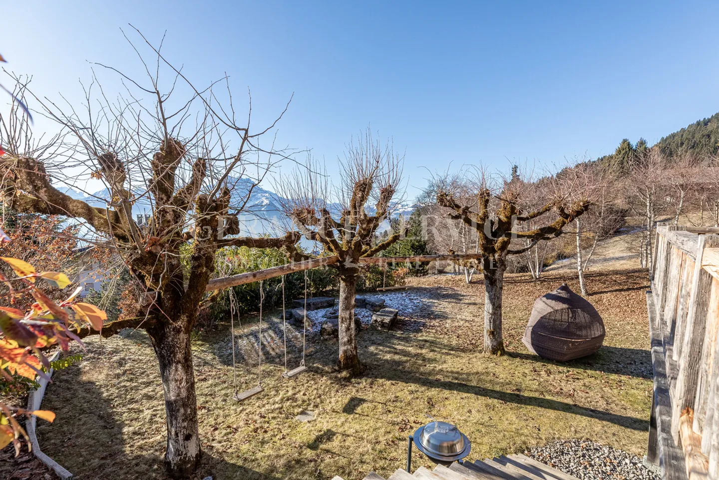 Charming Spacious Chalet - Photo 9 of 25