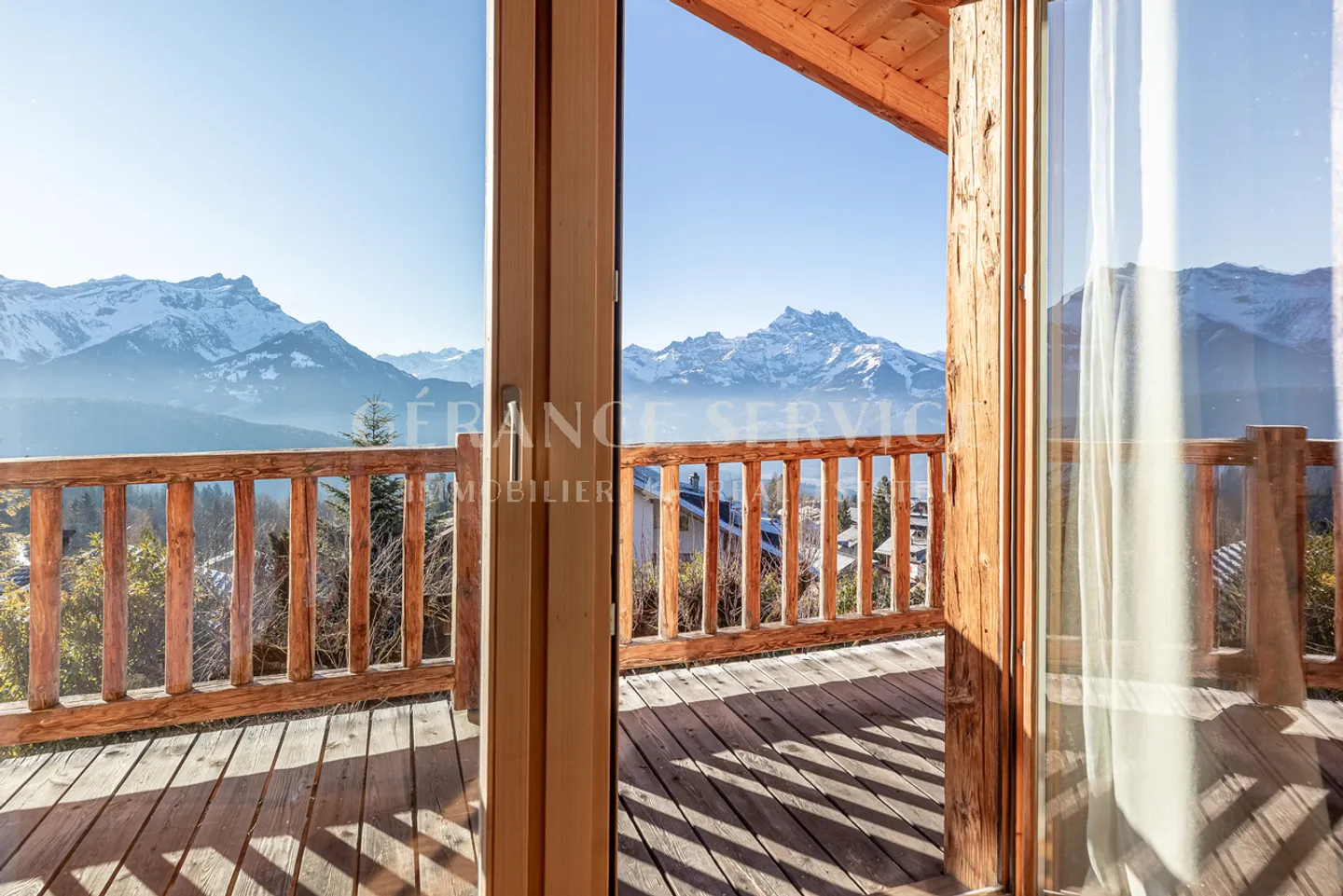 Charming Spacious Chalet - Photo 14 of 25