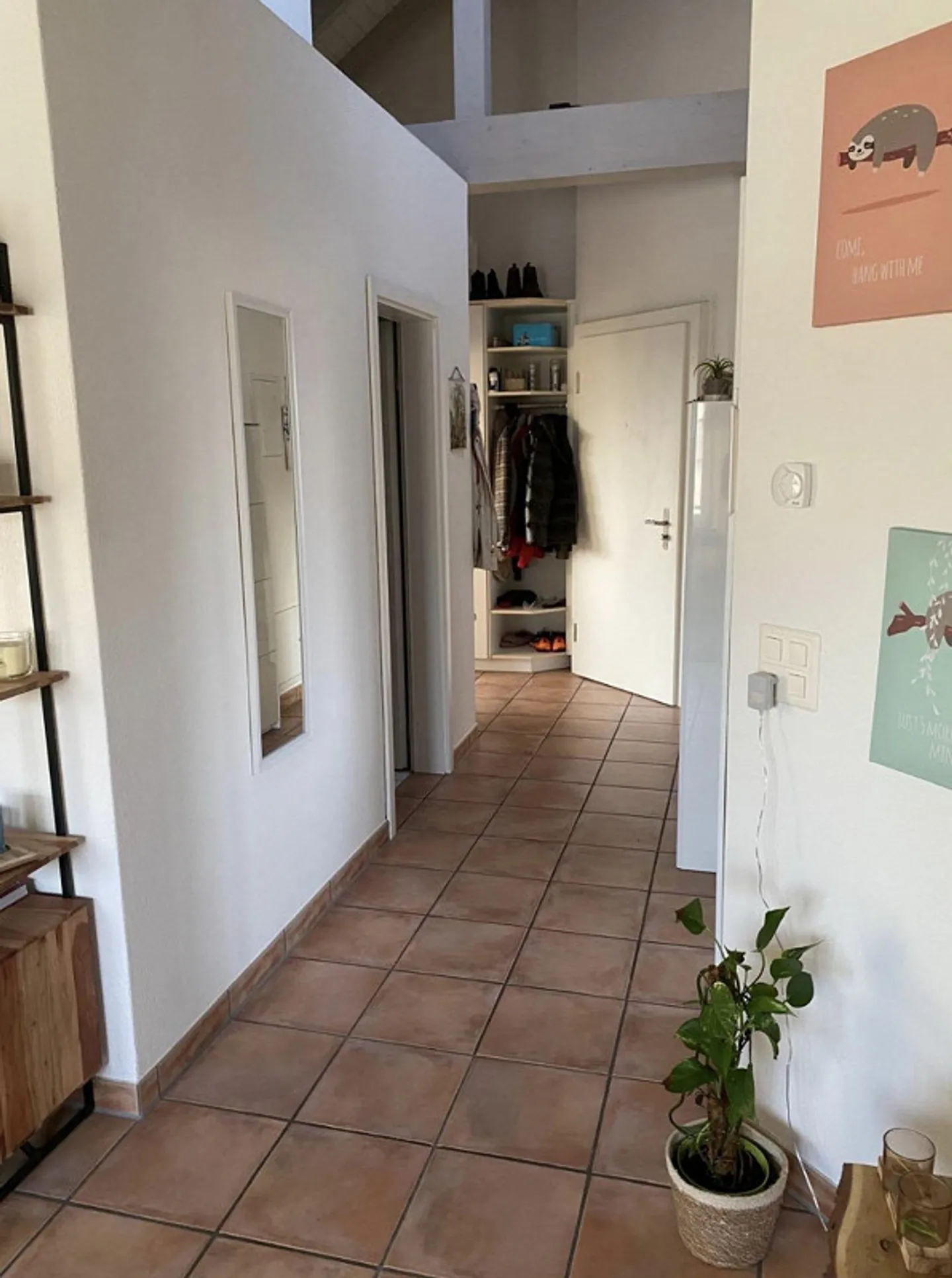 Belle appartement en attique de 2,5 pièces à Glattbrugg avec balcon près de la gare d'Opfikon/Glattbrugg - Photo 5 sur 8