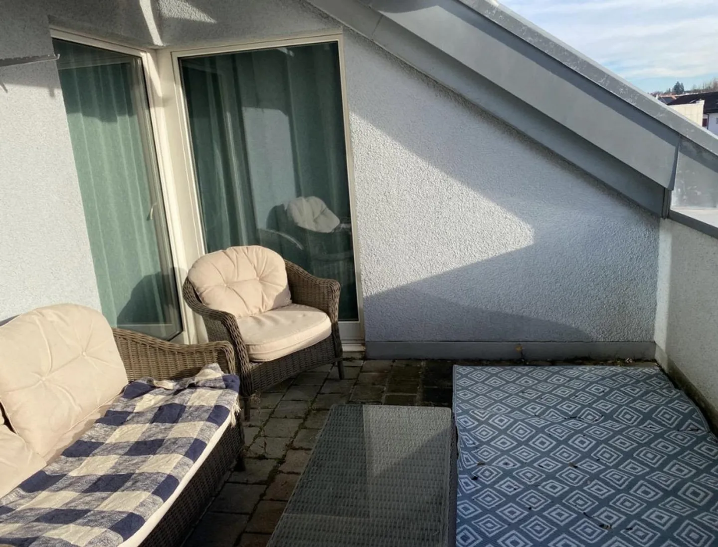 Belle appartement en attique de 2,5 pièces à Glattbrugg avec balcon près de la gare d'Opfikon/Glattbrugg - Photo 8 sur 8