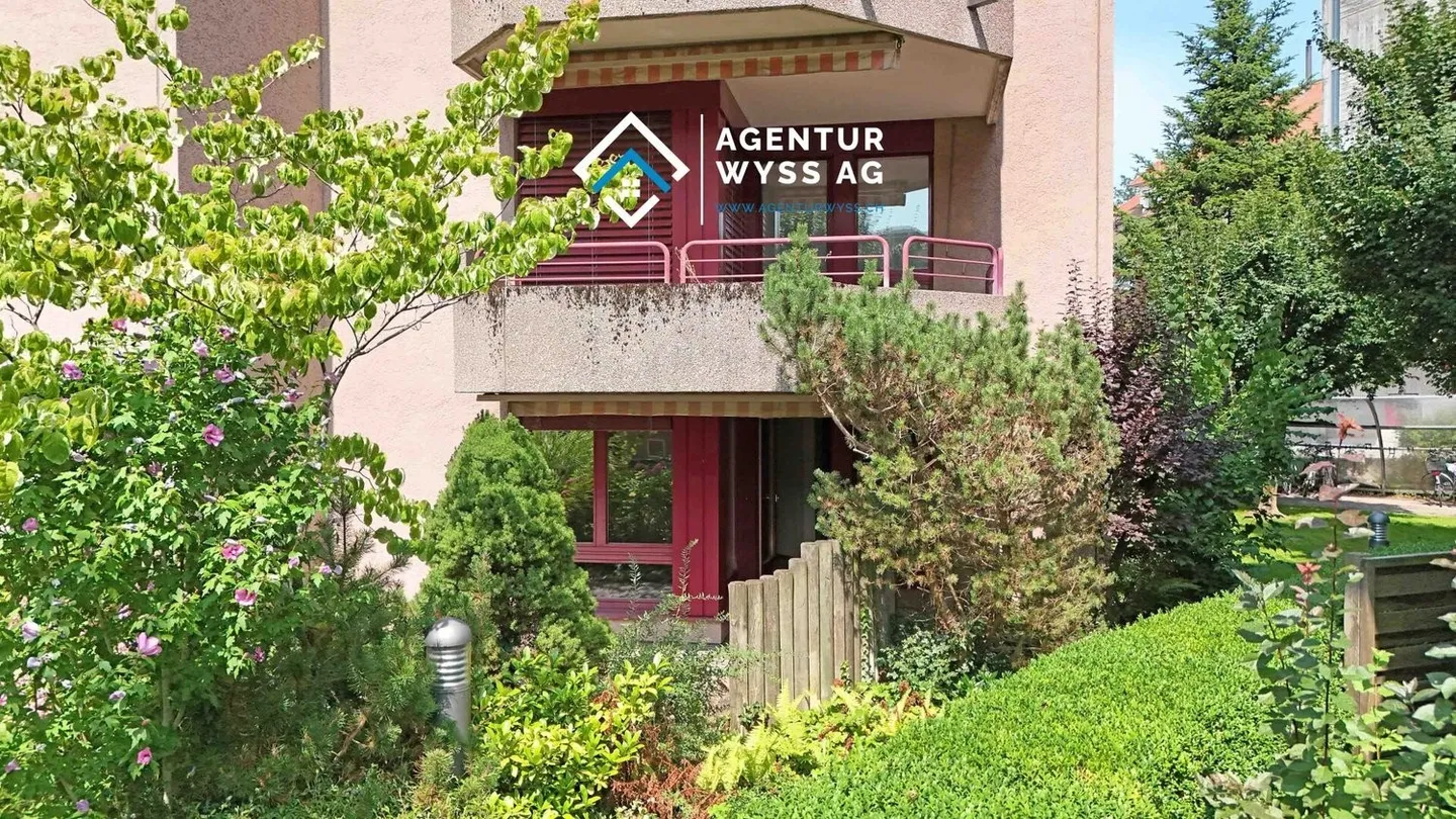 Appartement au rez-de-chaussée adapté aux personnes âgées au centre de Burgdorf - Photo 1 sur 11