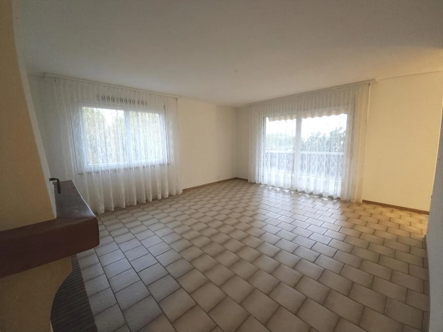 Magnificent 4.5 room apartment with balcony and mountain view in Laténa - Photo 4 of 12