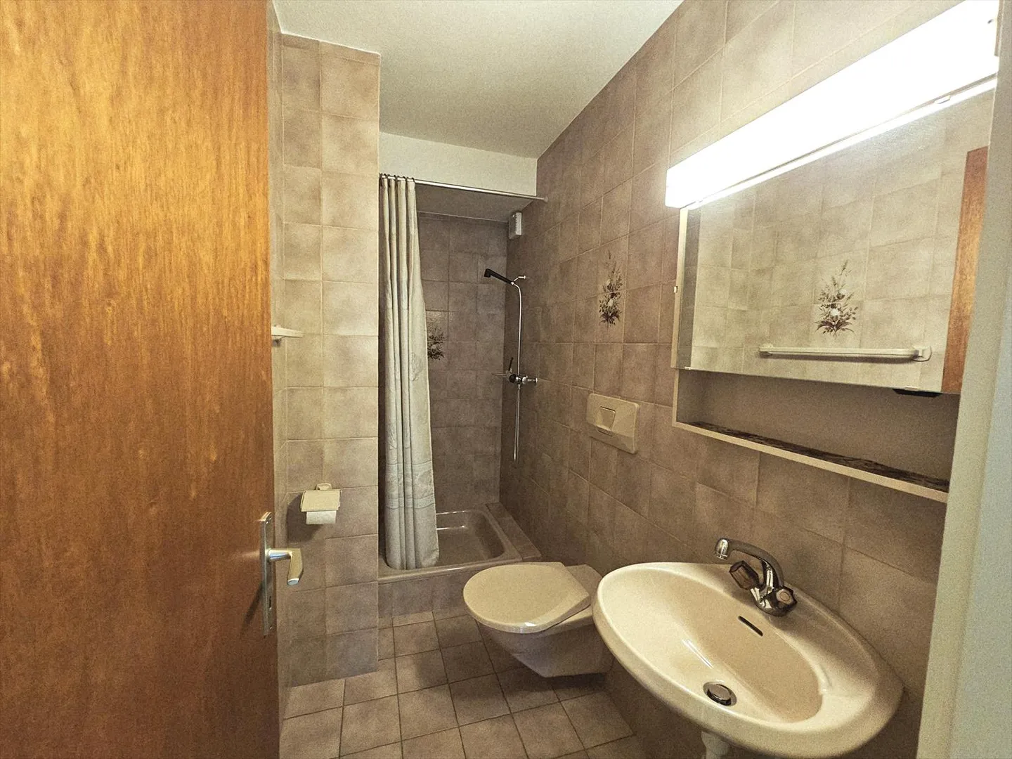 Magnificent 4.5 room apartment with balcony and mountain view in Laténa - Photo 9 of 12