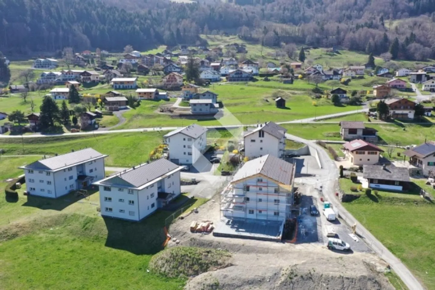 «Süd-Ost-Ausrichtung und Panoramablick im 1. OG» - Foto 4 von 7