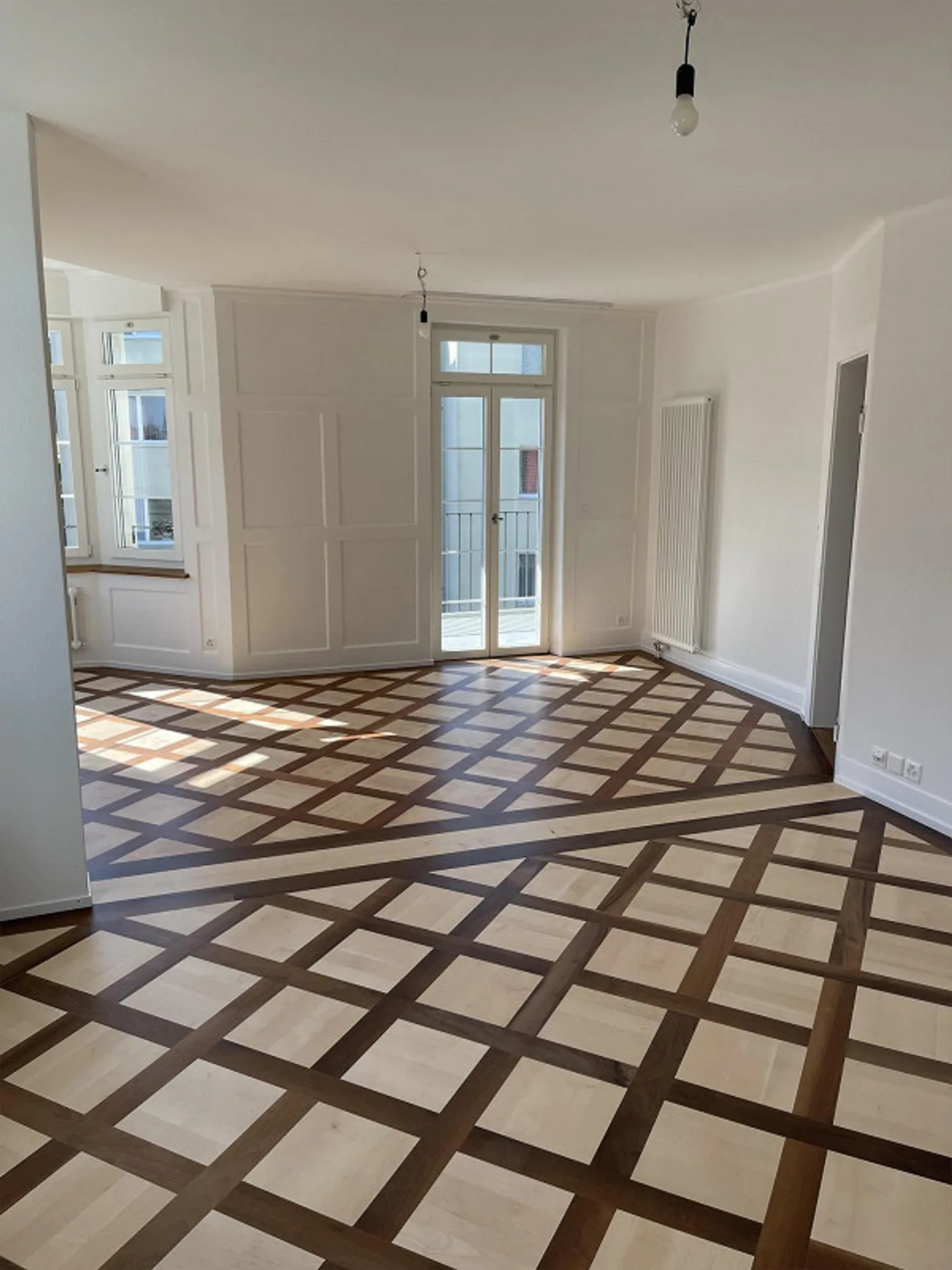 Bellissimo appartamento luminoso con balcone nella Villa Diana Feuerthalen - Foto 3 di 13