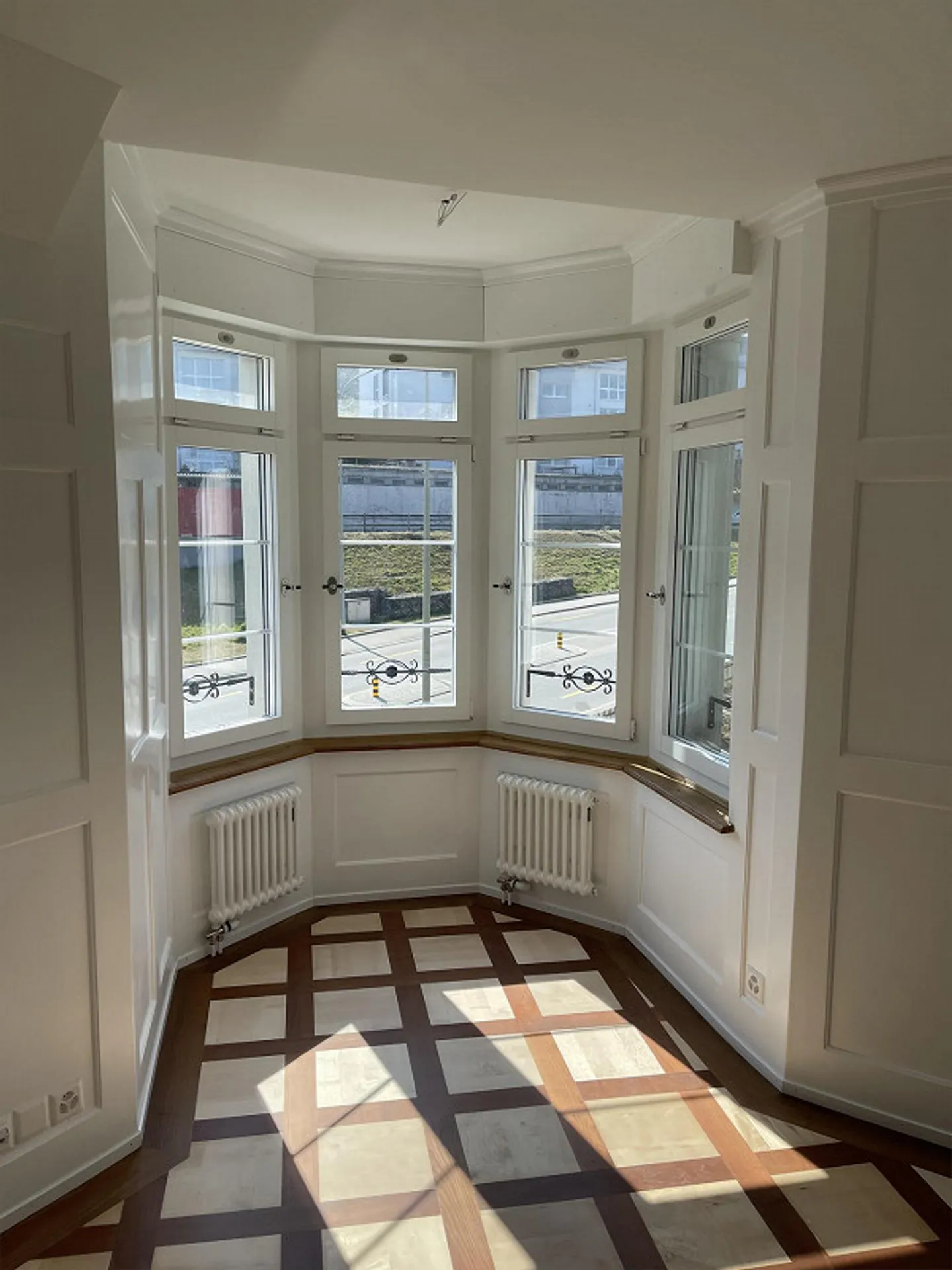 Bellissimo appartamento luminoso con balcone nella Villa Diana Feuerthalen - Foto 4 di 13